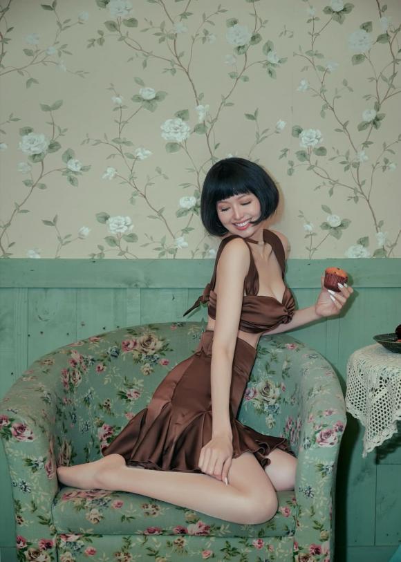 Tâm Tít ăn mặc siêu hở, ngỡ ngàng body mẹ 2 con ở tuổi 34-8