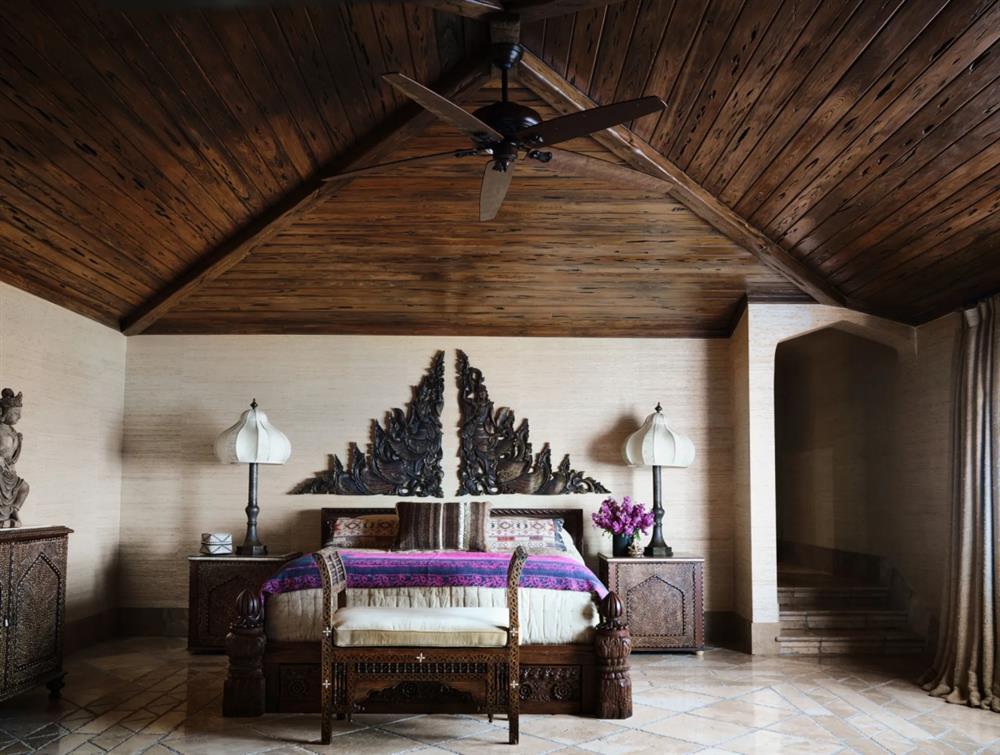 Choáng ngợp và mê đắm ngôi nhà của nữ thần nhạc pop Cher-16