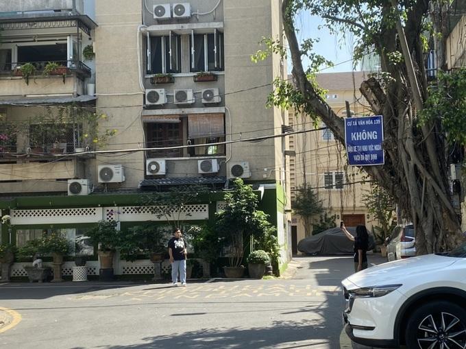 Người dân ngán ngẩm khi hẻm Hàn Quốc ở TPHCM bỗng nổi tiếng-3