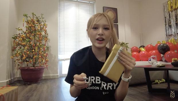 Mua quà trăm triệu tặng chồng, Xoài Non lộ ngoại hình lạ lẫm-2