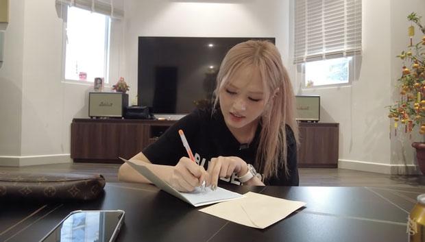 Mua quà trăm triệu tặng chồng, Xoài Non lộ ngoại hình lạ lẫm-1