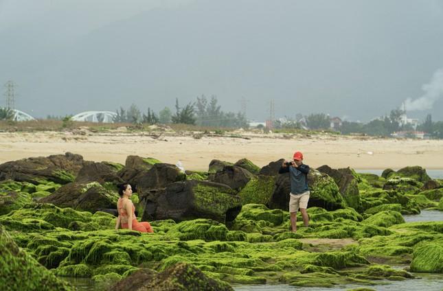 Cảnh đẹp hiếm có ở bãi đá rạn Nam Ô hút hồn giới trẻ Đà Nẵng-2