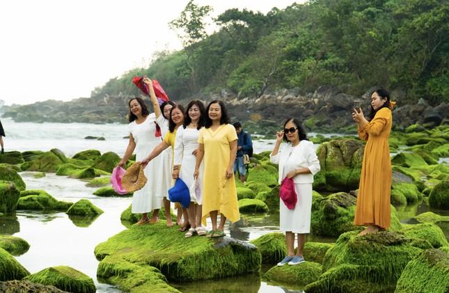 Cảnh đẹp hiếm có ở bãi đá rạn Nam Ô hút hồn giới trẻ Đà Nẵng-8