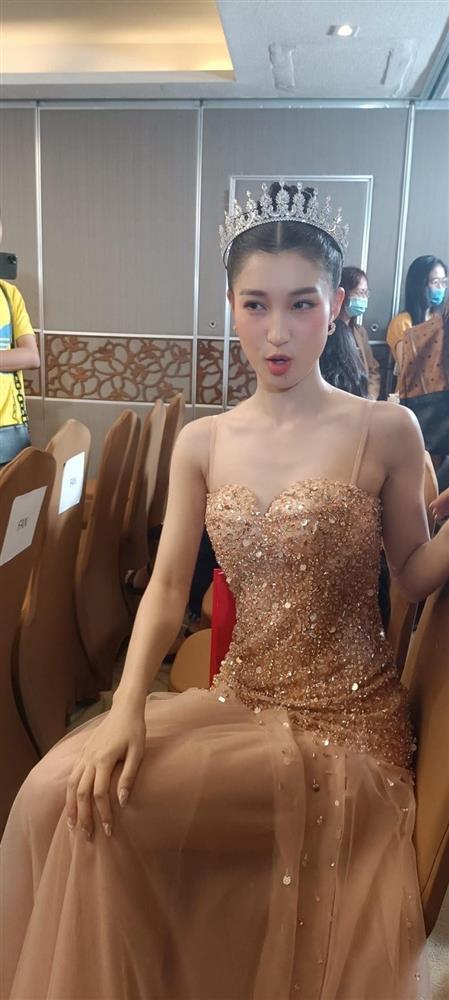 Nàng hậu xinh đến mức chụp CAM thường không lộ nhược điểm-5