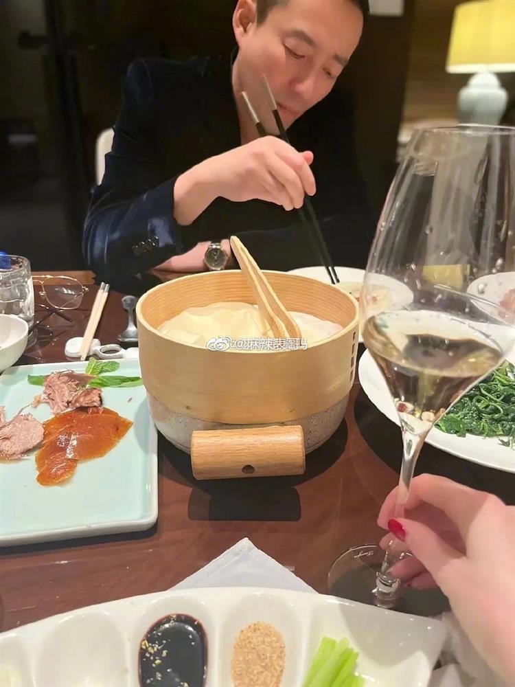 Lộ diện tình mới Uông Tiểu Phi, là một mẹ đơn thân?-1