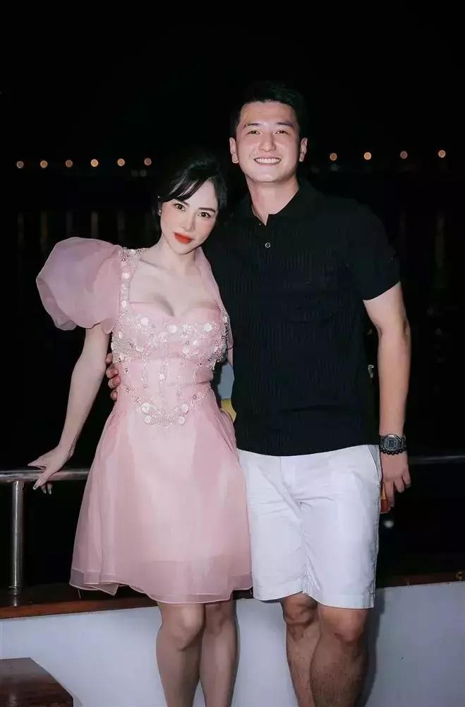 Bạn gái Huỳnh Anh công khai diện mạo mới sang sửa-4