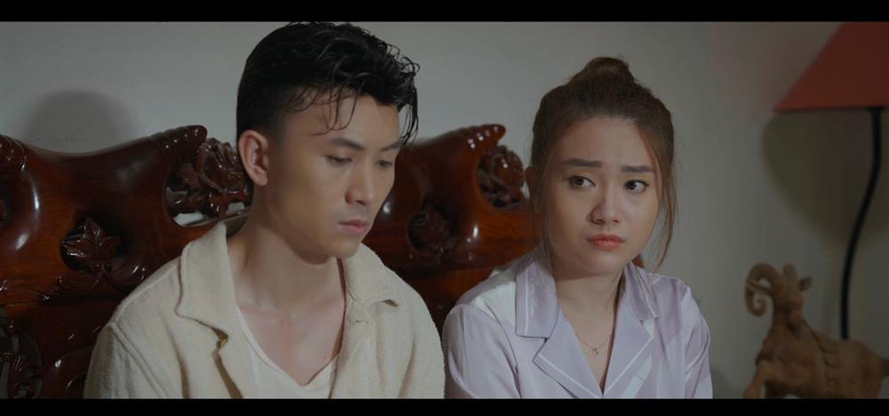 Cặp vợ chồng gây ức chế phim Dưới Bóng Cây Hạnh Phúc-3