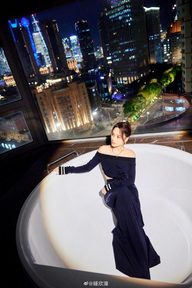 Chung Hân Đồng nhuận sắc, sống ra sao sau ly hôn?-7