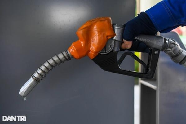 Giá xăng dầu hôm nay: Đồng loạt giảm-2