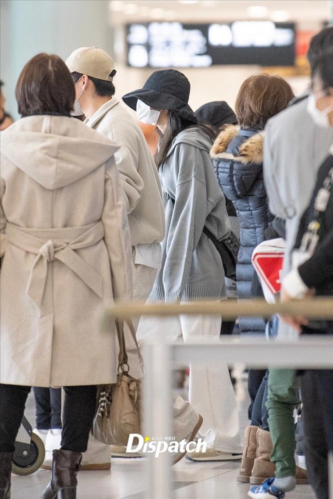 IU bị tố lừa dối fan trong khi đi chơi với Lee Jong Suk-1