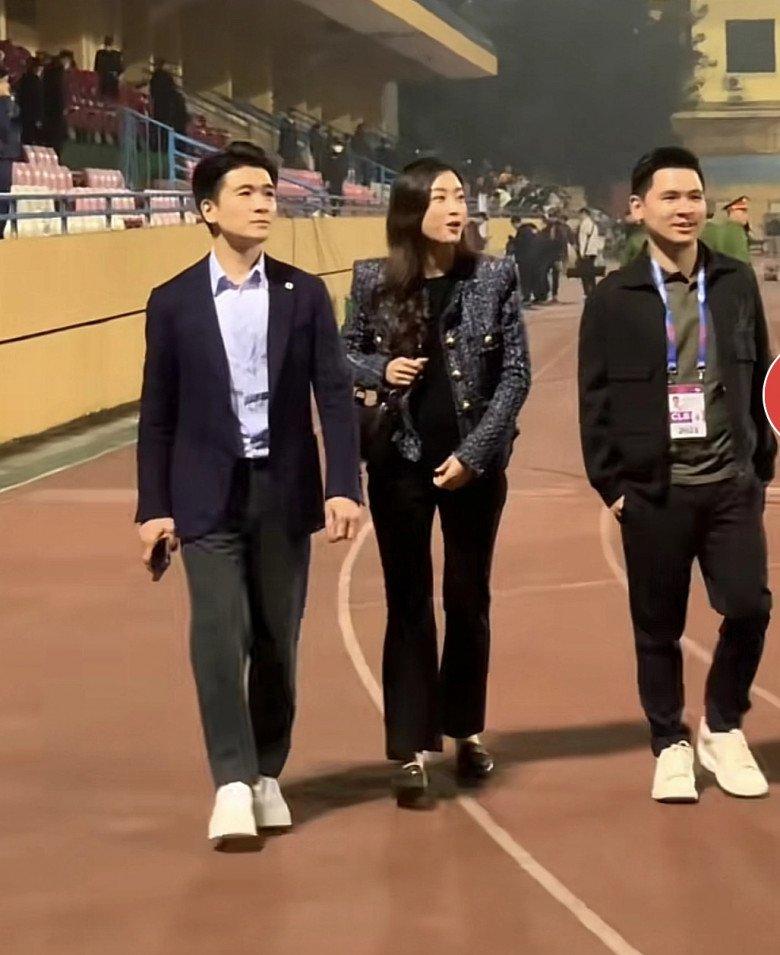 Đỗ Mỹ Linh làm dâu nhà giàu vẫn xài đồ hiệu tiết kiệm-1