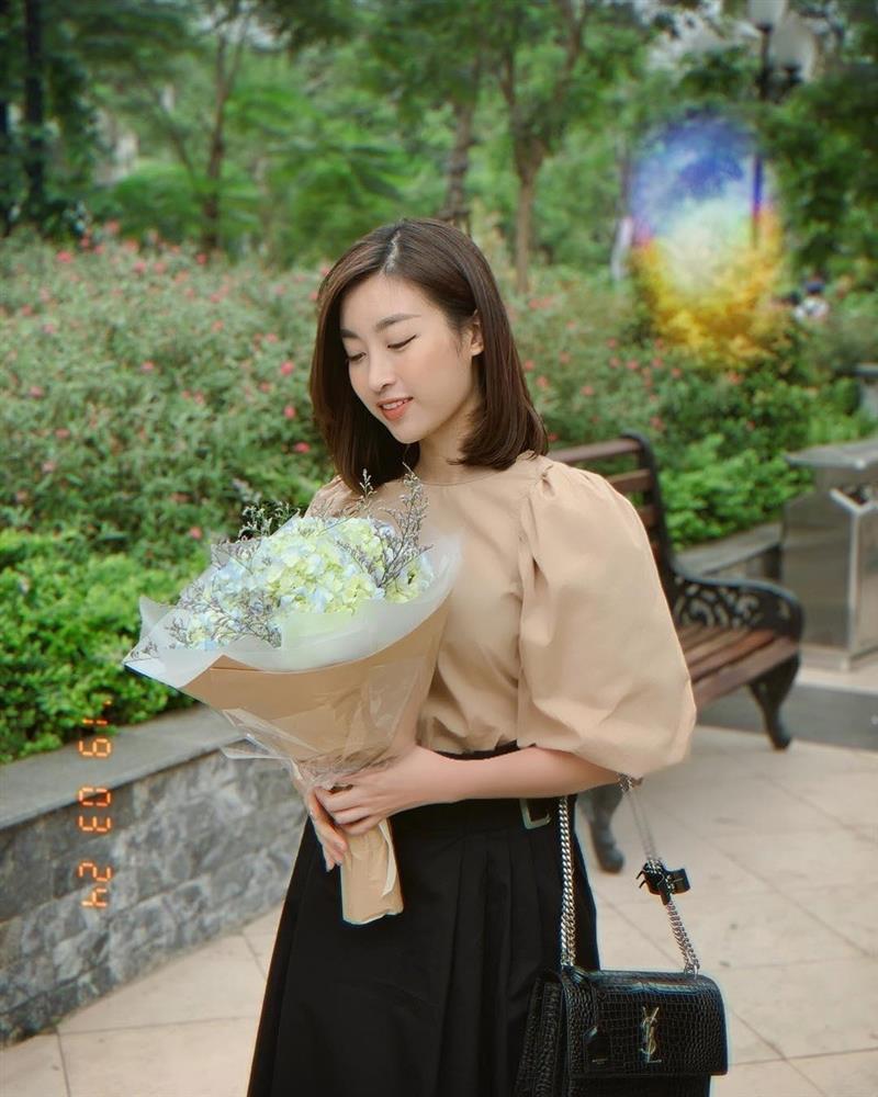 Đỗ Mỹ Linh làm dâu nhà giàu vẫn xài đồ hiệu tiết kiệm-9