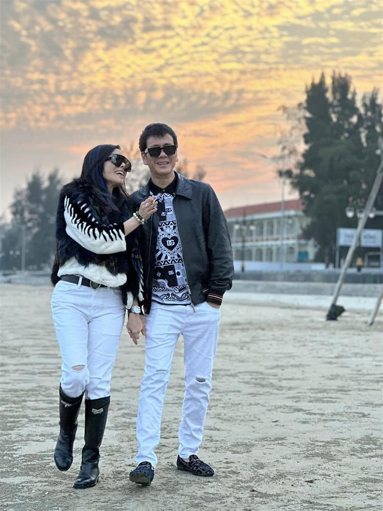 Kiều Thanh khoe loạt ảnh lứa đôi tình bể bình-3