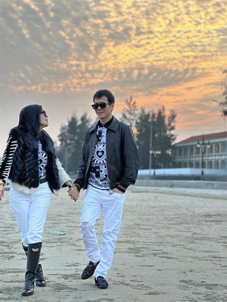 Kiều Thanh khoe loạt ảnh lứa đôi tình bể bình-5