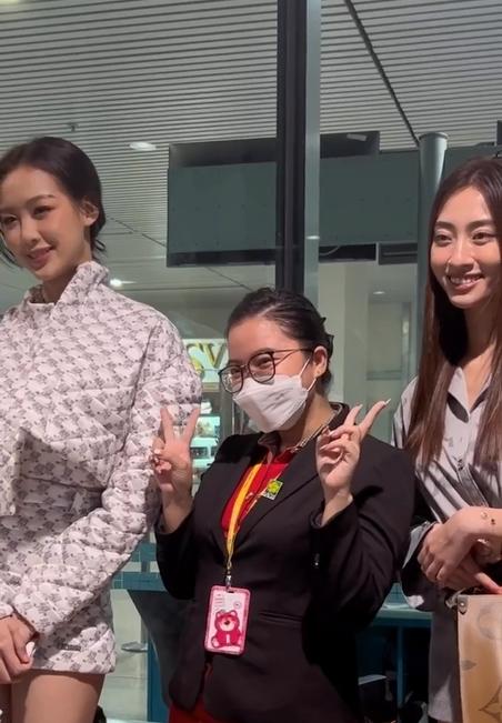 Hoa hậu 1m86 Bảo Ngọc như người khổng lồ, chạm trần ở sân bay-2