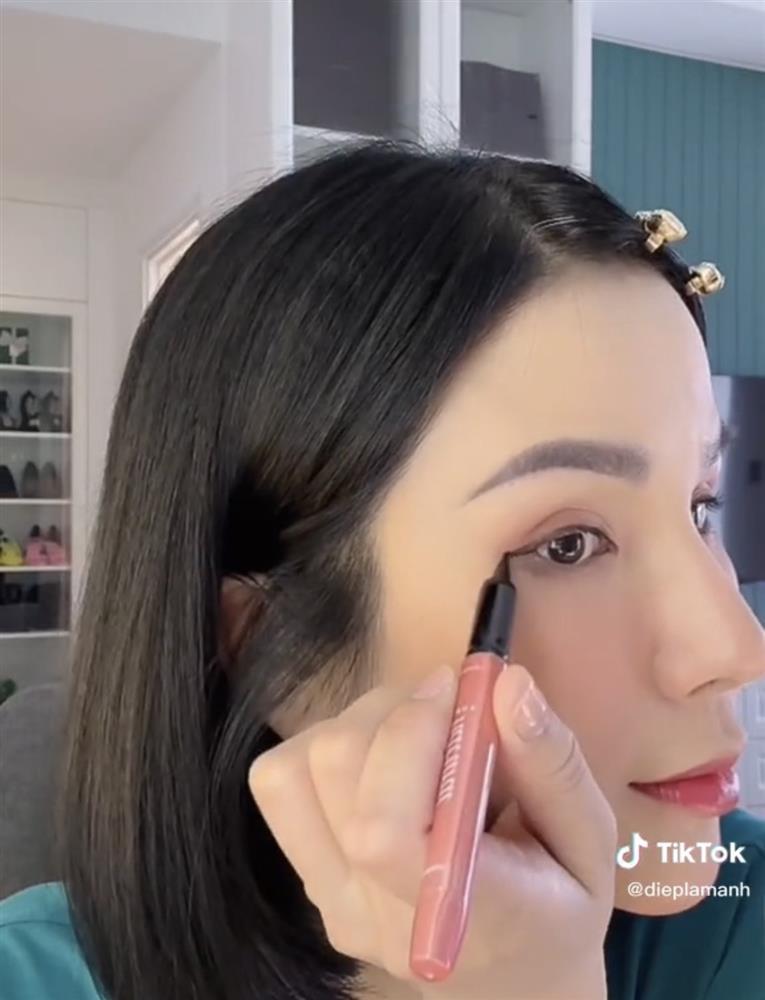 Diệp Lâm Anh đầy tóc bạc ở tuổi 33, nhìn sang Hà Hồ mà đồng cảm-4