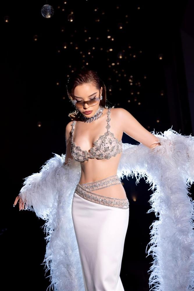 Phong cách ăn mặc ngày càng gợi cảm của Hoa hậu Kỳ Duyên-5