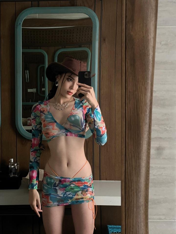 Phong cách ăn mặc ngày càng gợi cảm của Hoa hậu Kỳ Duyên-10