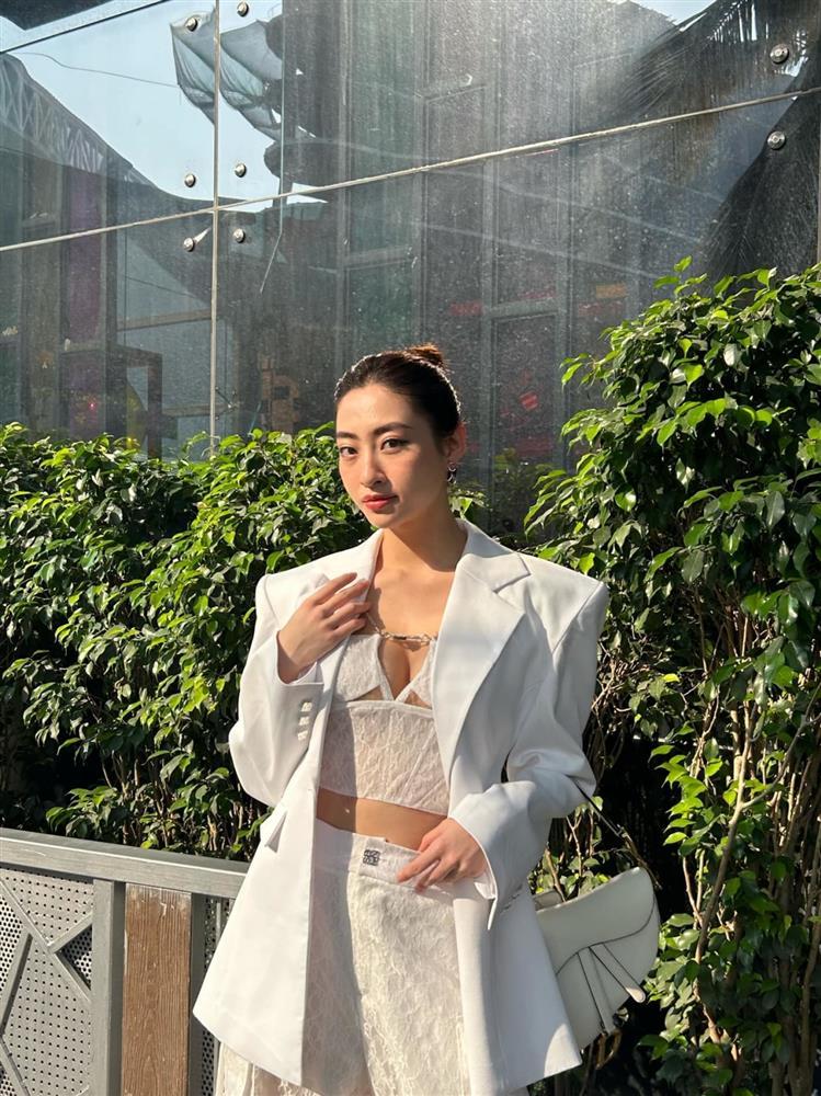 Sự khác biệt khi Đỗ Thị Hà, Lương Thùy Linh đụng hàng 2 nữ tỷ phú-2