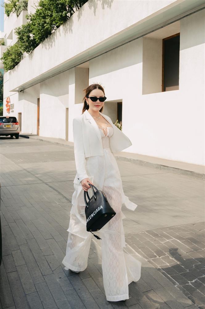 Sự khác biệt khi Đỗ Thị Hà, Lương Thùy Linh đụng hàng 2 nữ tỷ phú-9