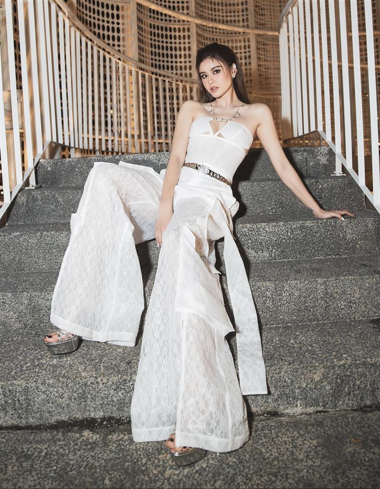 Sự khác biệt khi Đỗ Thị Hà, Lương Thùy Linh đụng hàng 2 nữ tỷ phú-12