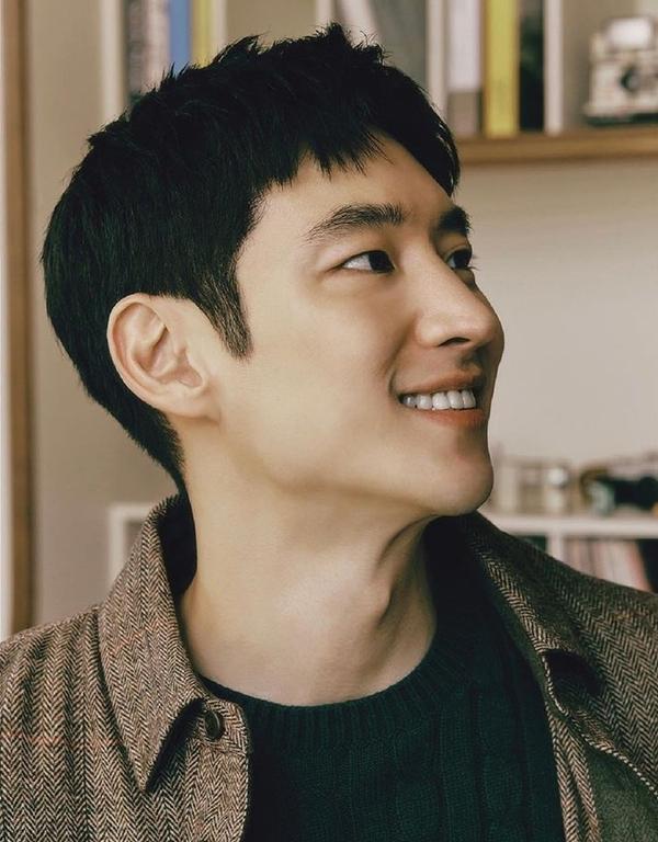 Nam diễn viên mặc áo dài Việt Nam gây chú ý trong Taxi Driver 2 là ai?-8