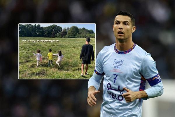 Cầu thủ nữ đẹp nhất thế giới mê mẩn C.Ronaldo-13