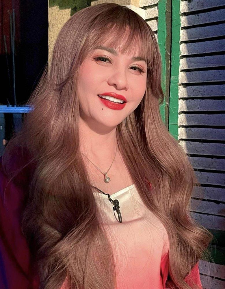 Cát Phượng không ngại khoe mặt mộc đầy khuyết điểm tuổi 52-6