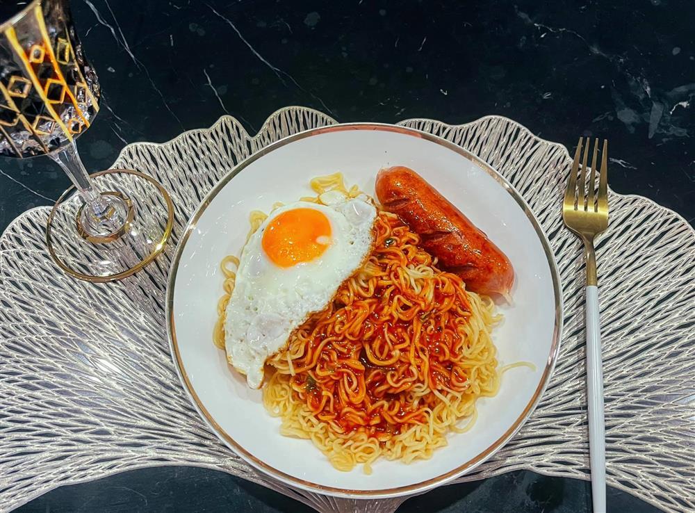 Phương Oanh khoe tài nấu nướng không phải vừa-13