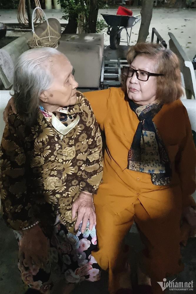 Trịnh Kim Chi, Lý Hùng viếng nghệ sĩ Thiên Kim, khu dưỡng lão còn 7 người-3