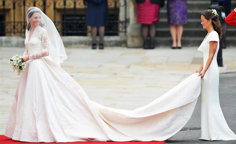 Chiếc váy cưới hoàng gia đắt nhất-4