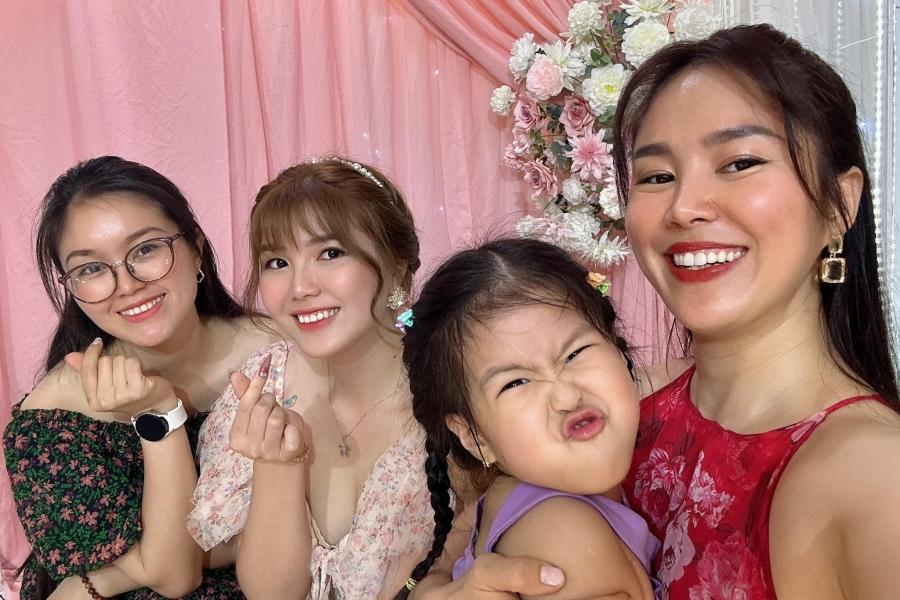 Lê Phương gây tranh cãi vì mặc sexy lấn át cả cô dâu-11