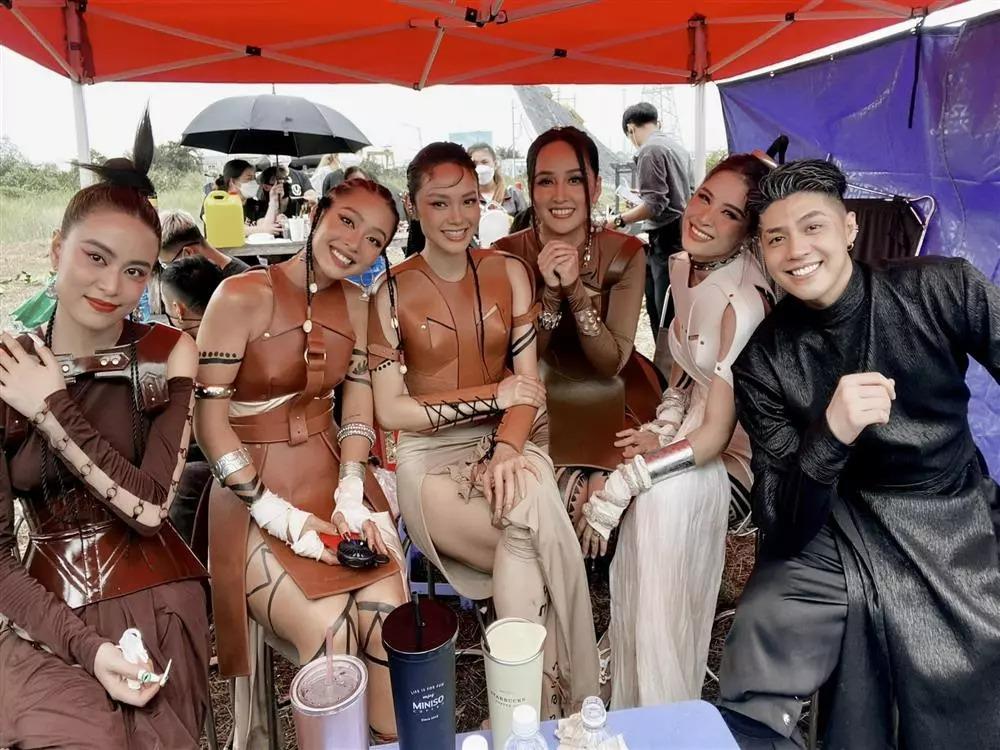 Gia đình văn hóa hội ngộ, hoa hậu chưa phải best face?-5