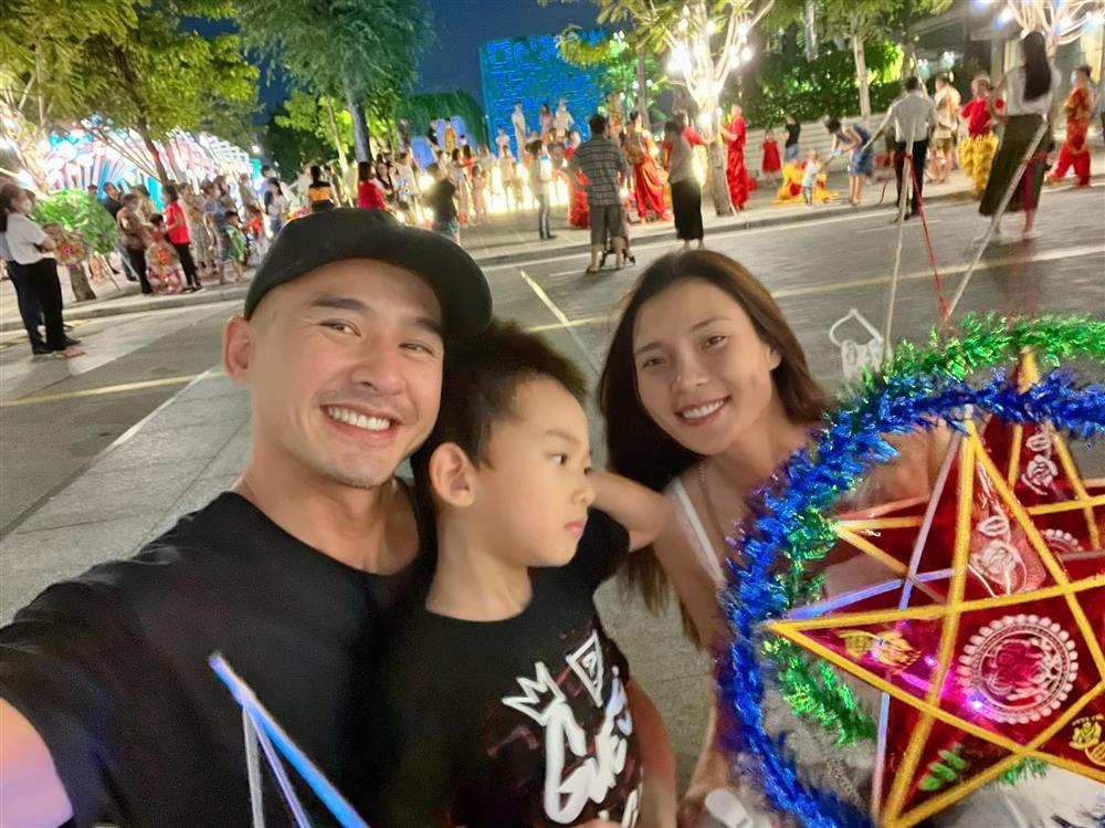 Thúy Diễm lấn cấn việc sinh thêm con, thái độ chồng ra sao?-3