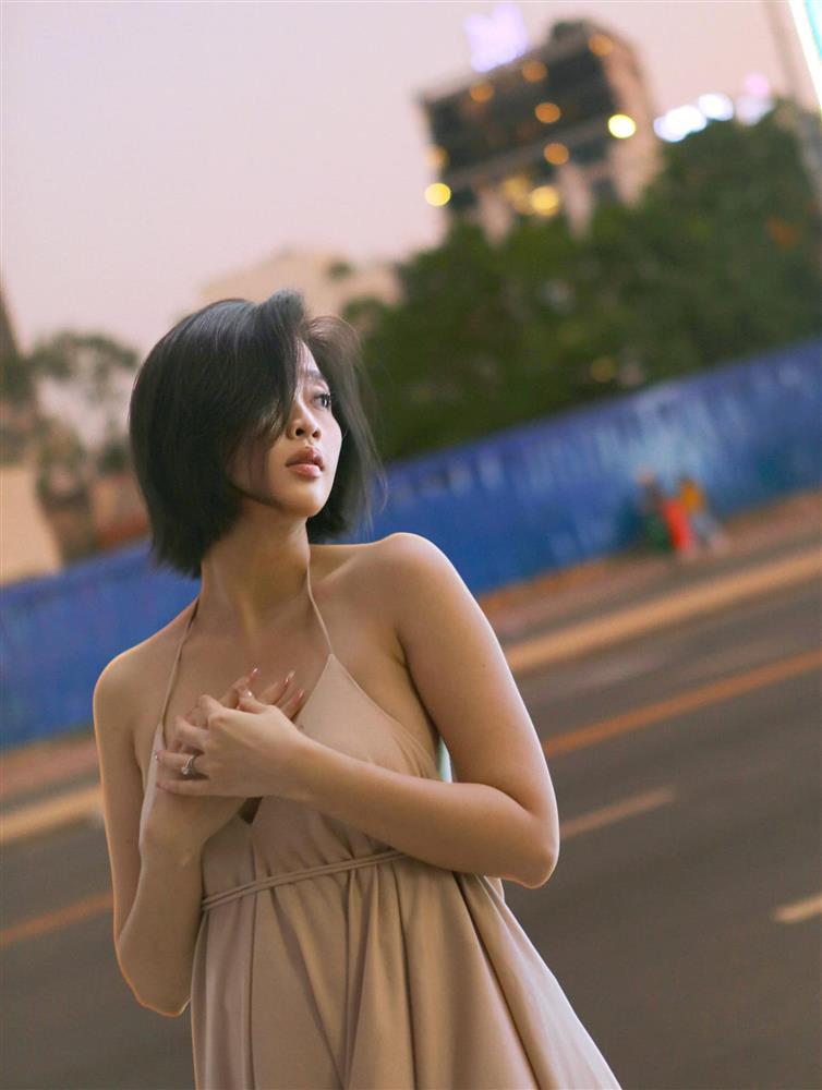 Liêu Hà Trinh khoe bầu 5 tháng, chồng doanh nhân cưng chiều-4