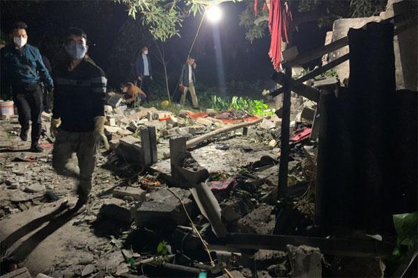 Người đàn ông gục chết trong đống đổ nát sau tiếng nổ lớn-1