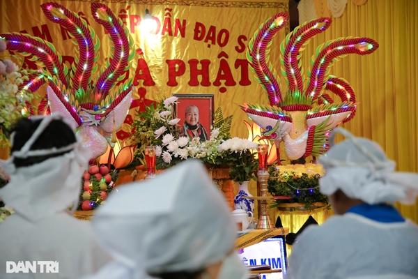 Những nghệ sĩ U80 bịn rịn tiễn đưa nữ diễn viên Bỗng Dưng Muốn Khóc-2