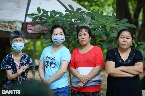 Những nghệ sĩ U80 bịn rịn tiễn đưa nữ diễn viên Bỗng Dưng Muốn Khóc-14