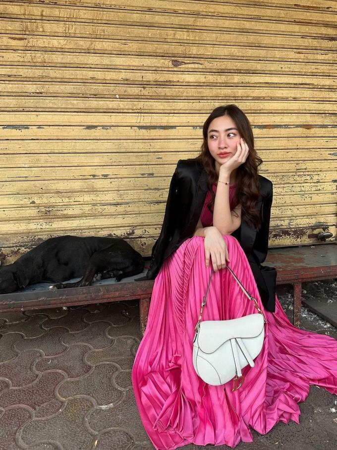 Lương Thùy Linh diện set đồ quét đất hơn 100 triệu đi chợ cóc-2