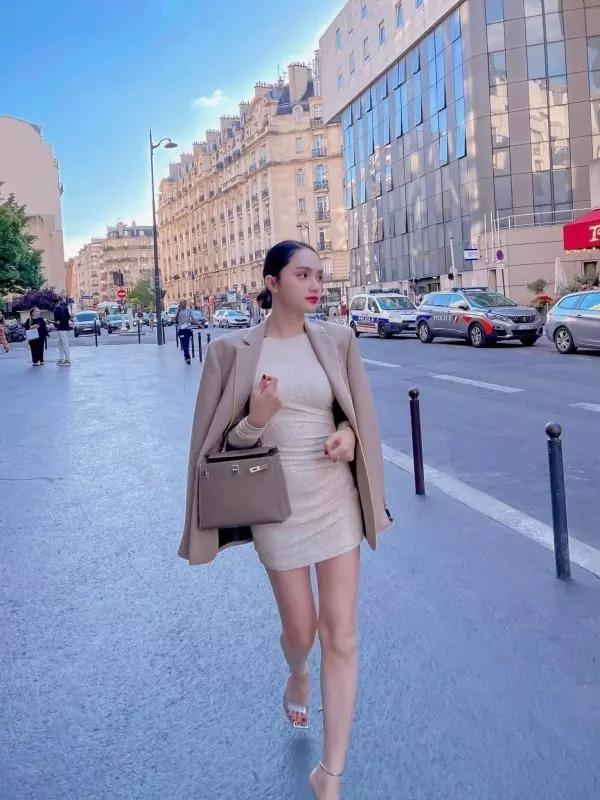 Mỹ nhân Việt đeo túi nửa tỷ hững hờ kiểu biếu không ăn trộm-8