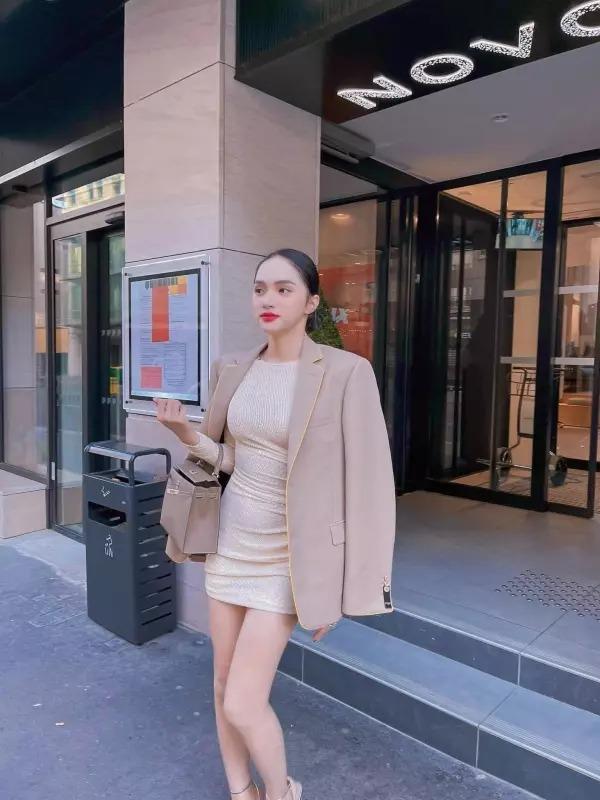 Mỹ nhân Việt đeo túi nửa tỷ hững hờ kiểu biếu không ăn trộm-7