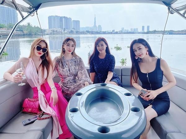 Nữ diễn viên Tình Dục Là Chuyện Nhỏ và chồng kém 18 tuổi sang Việt Nam sống-1