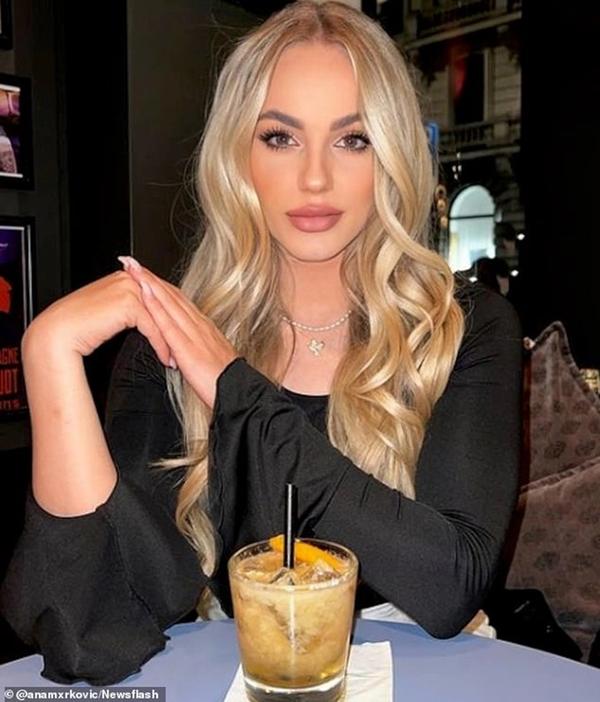 Cầu thủ nữ đẹp nhất thế giới mê mẩn C.Ronaldo-5