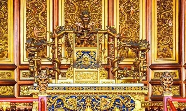 Thực hư chiếc ghế rồng trong Tử Cấm Thành khiến 2 người bỏ mạng?-2