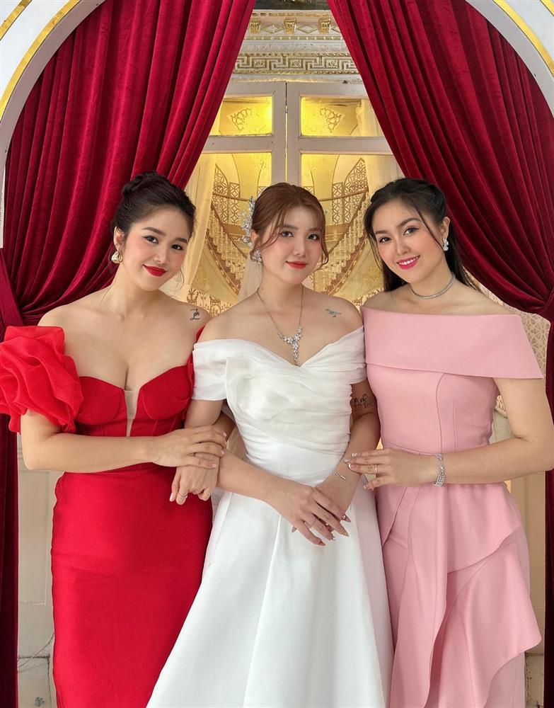 Lê Phương gây tranh cãi vì mặc sexy lấn át cả cô dâu-1