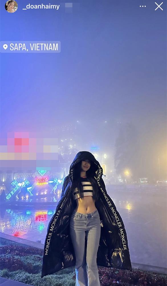 Bồ Đoàn Văn Hậu ăn mặc hở, khoe eo giữa tiết trời lạnh giá-2