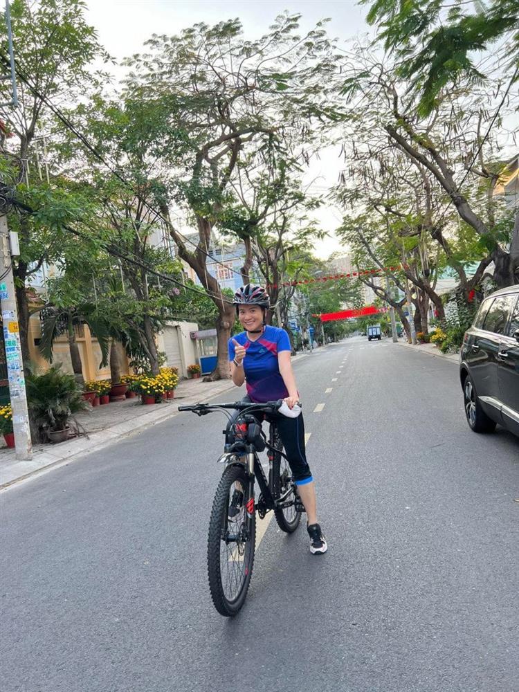 Vợ doanh nhân của Bình Minh lột xác ngoại hình hậu giảm cân-8