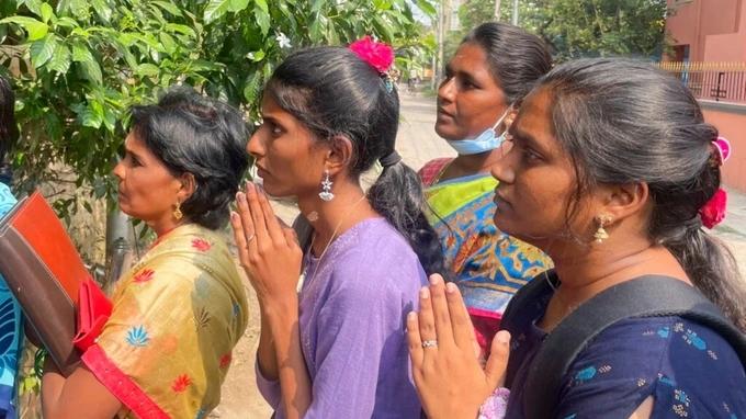 Đền thờ Thần visa - Nơi người dân tới cầu khấn xin xuất ngoại-3