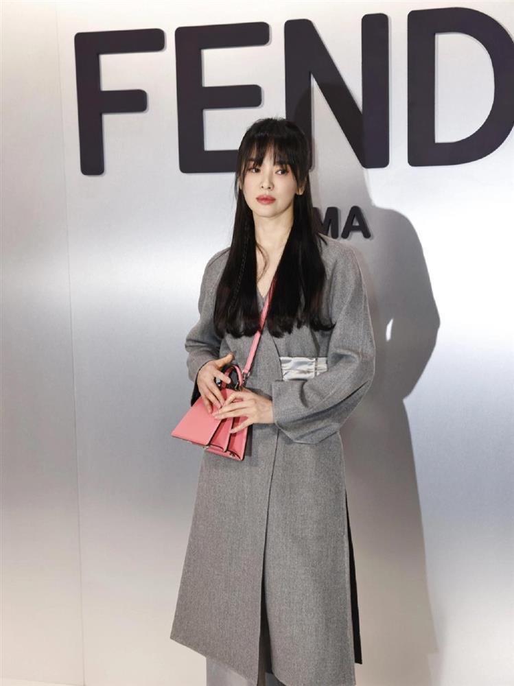 Bí quyết khiến Song Hye Kyo chỉ 1m6 vẫn như nữ thần ở show Fendi-3