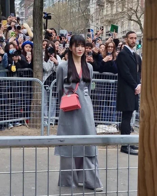 Bí quyết khiến Song Hye Kyo chỉ 1m6 vẫn như nữ thần ở show Fendi-4